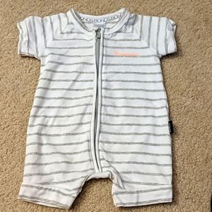 Bonds wondersuit size 0-3 months